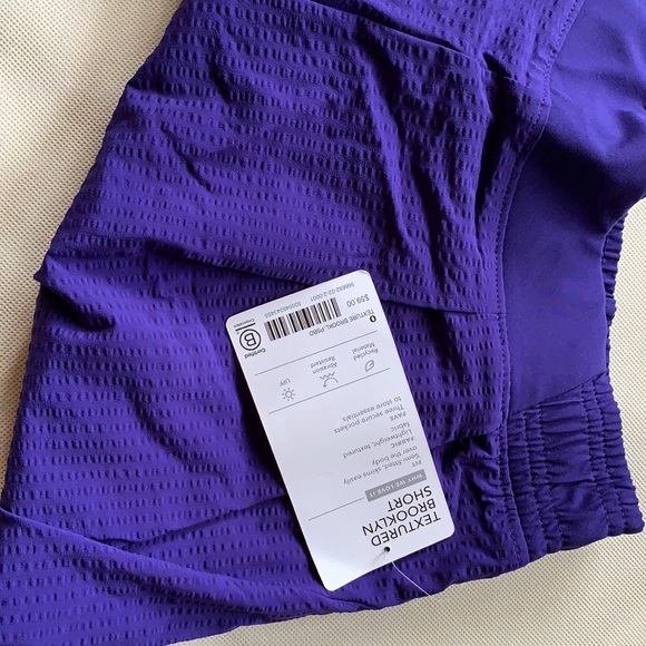 Textured Brooklyn Short - Picture 8 of 10